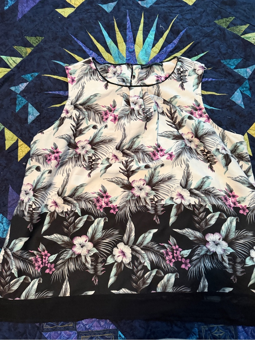 Floral Print Sleeveless Shell Top - White & Black